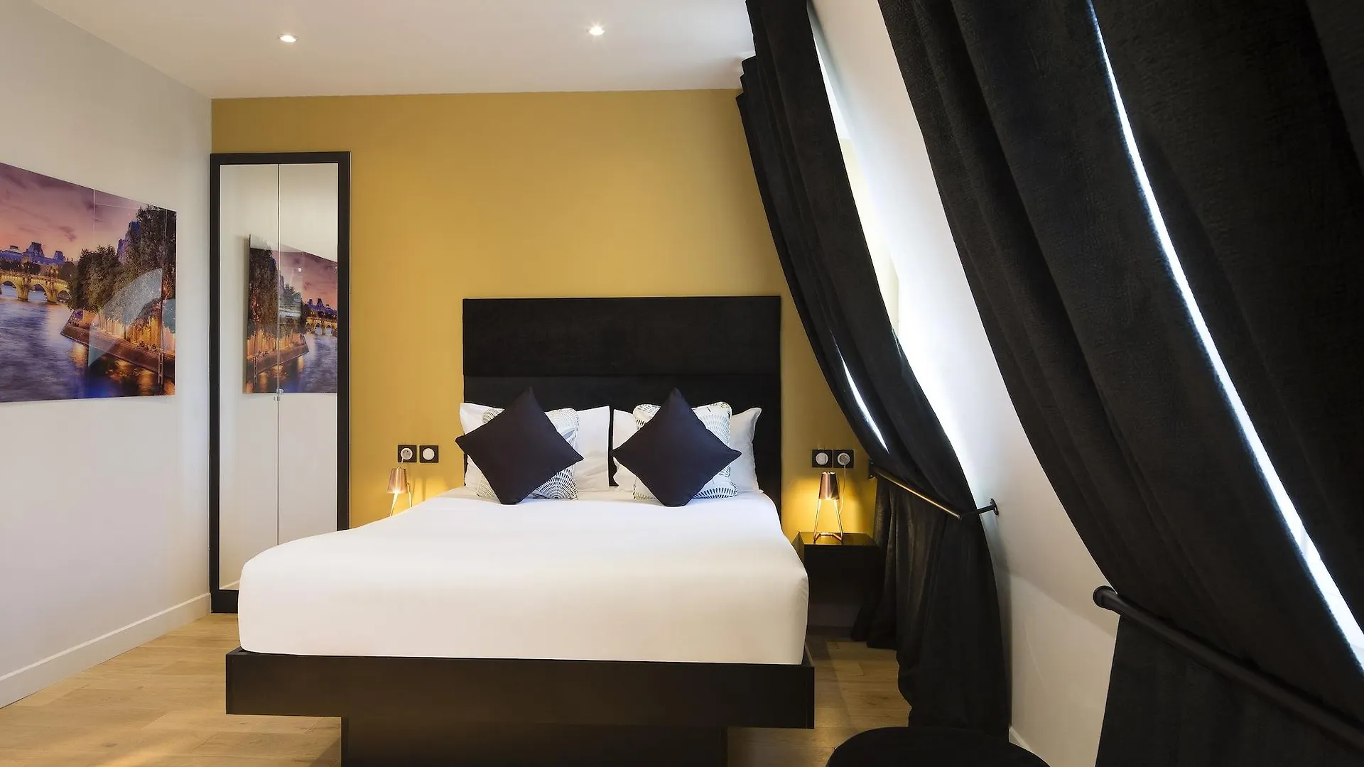 Le Relais Du Marais Hotel 3*